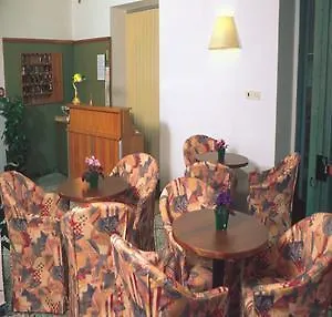 Modena Old Town Ξενοδοχείο