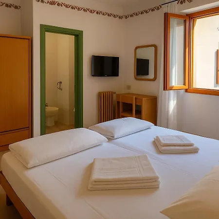 Modena Old Town Hotel Malcesine