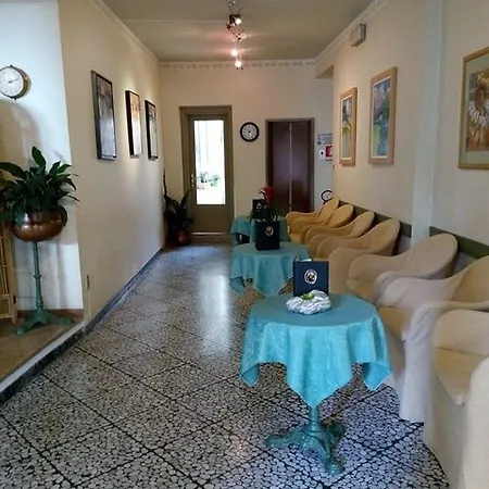 Modena Old Town Hotel 2*